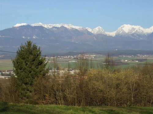 Tu nekje bo spomladi stala panoramska tabla ...